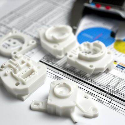 Guter Preis CNC-Bearbeitungsteile für Präzisionskunststoffe mit komplexen Oberflächenformen, Feinlochbearbeitung und Vollgrößen-Inspektionsbericht Online